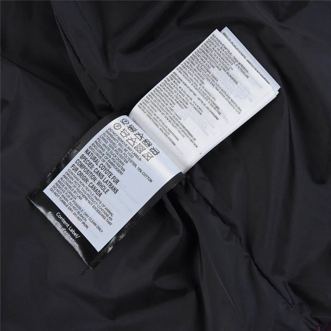 P780 with dust bag) Canada Goose Canada Goose #Expedition expedition parka classic down jacket ➖ Imported 21-count polyester-cotton blended original fabric [last year’s 16-count/18-count hard fabrics have been completely eliminated, this year all use 21-count genuine synchronized fabrics, the soft mid-band feels delicate and textured], genuine synchronized Feather-Light 10D waterproof coated fabric, made of 84.5% polyester fiber and 15.5% cotton, 100% the best feel in the entire network! ➖ The genuine official website is synchronized with the national standard 80 white duck down, you can check the official website customer service, there will never be a series of misleading claims such as 90 down or goose down! ➖ Using the best nylon lining with double double-layer sealing design, velvet-proof No. 7 needle + grid-filled down ready-made garments, there is 100% no so-called velvet running! ➖ The cuffs are designed with thickened seamless threads, and the collar and pockets are lined with top-quality polar fleece to keep you warm and comfortable! ➖ Yoshida YKK provides original custom-made electroplated sliders. YKK two-way lockable zippers are tight and smooth and will not peel off paint! ➖ 3M composite guarantees that the Velcro is the same as the original, durable, and all accessories and hardware are custom-made! ➖ Imported BEHRINGER embroidery machine to customize the 10,000-needle embroidery logo, 98% of which can be reproduced to restore the original logo. You can check and compare on the official website! ➖ The fur collars are all made of large pieces of Western Canadian blue wolf hide, ensuring that each fur collar is 13-15cm wide! 08 models for men and women SIZE: XS S M L XL XXL